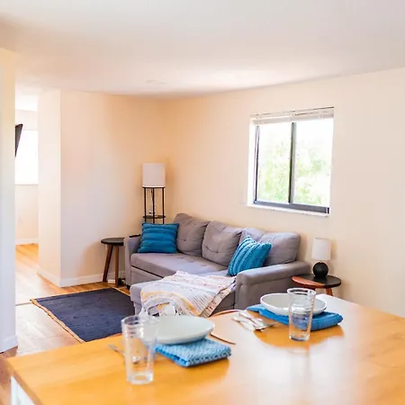 Sun-Drenched 1Br Apt - 5Min Walk To Beach