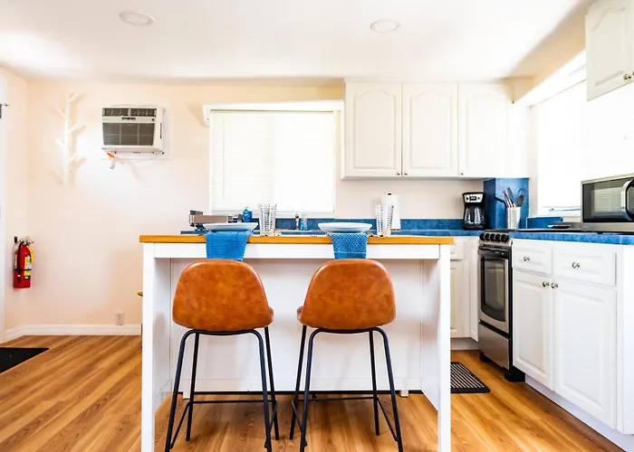 Sun-drenched 1br - 5min Walk To Apartment *